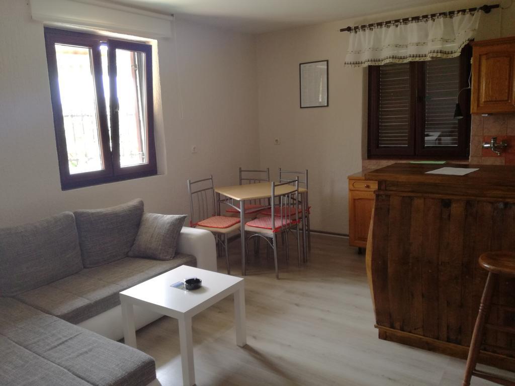 Apartment Nela Funtana Ngoại thất bức ảnh